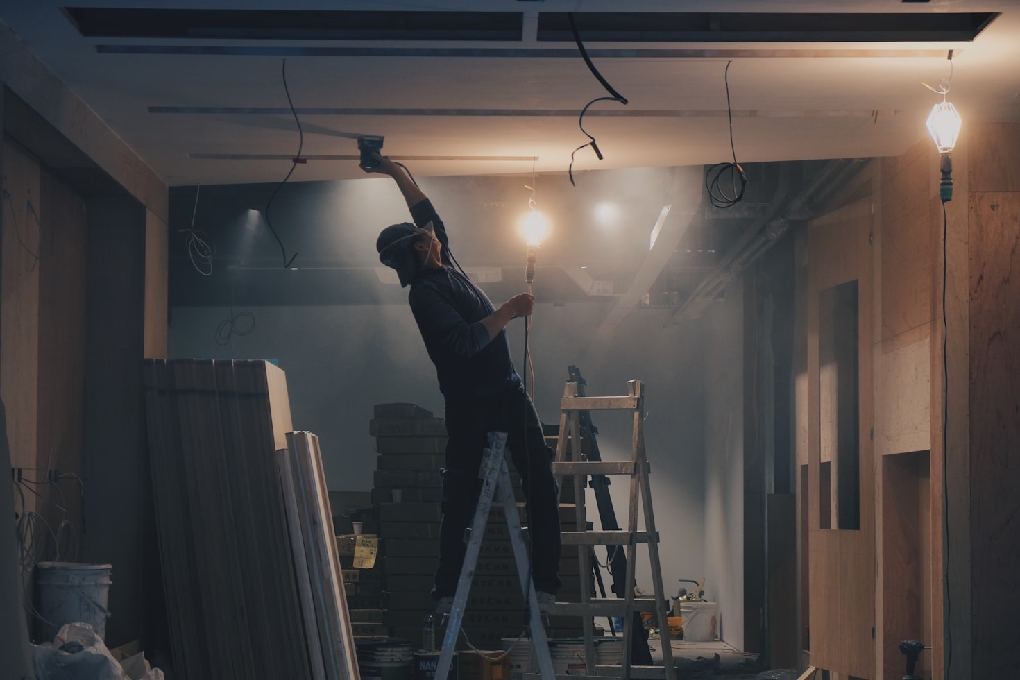 Transforming Spaces: The Art of Wallpaper Hanging