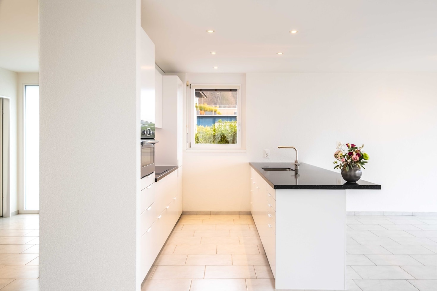 Commercial Spaces: Maximizing Impact with Decor